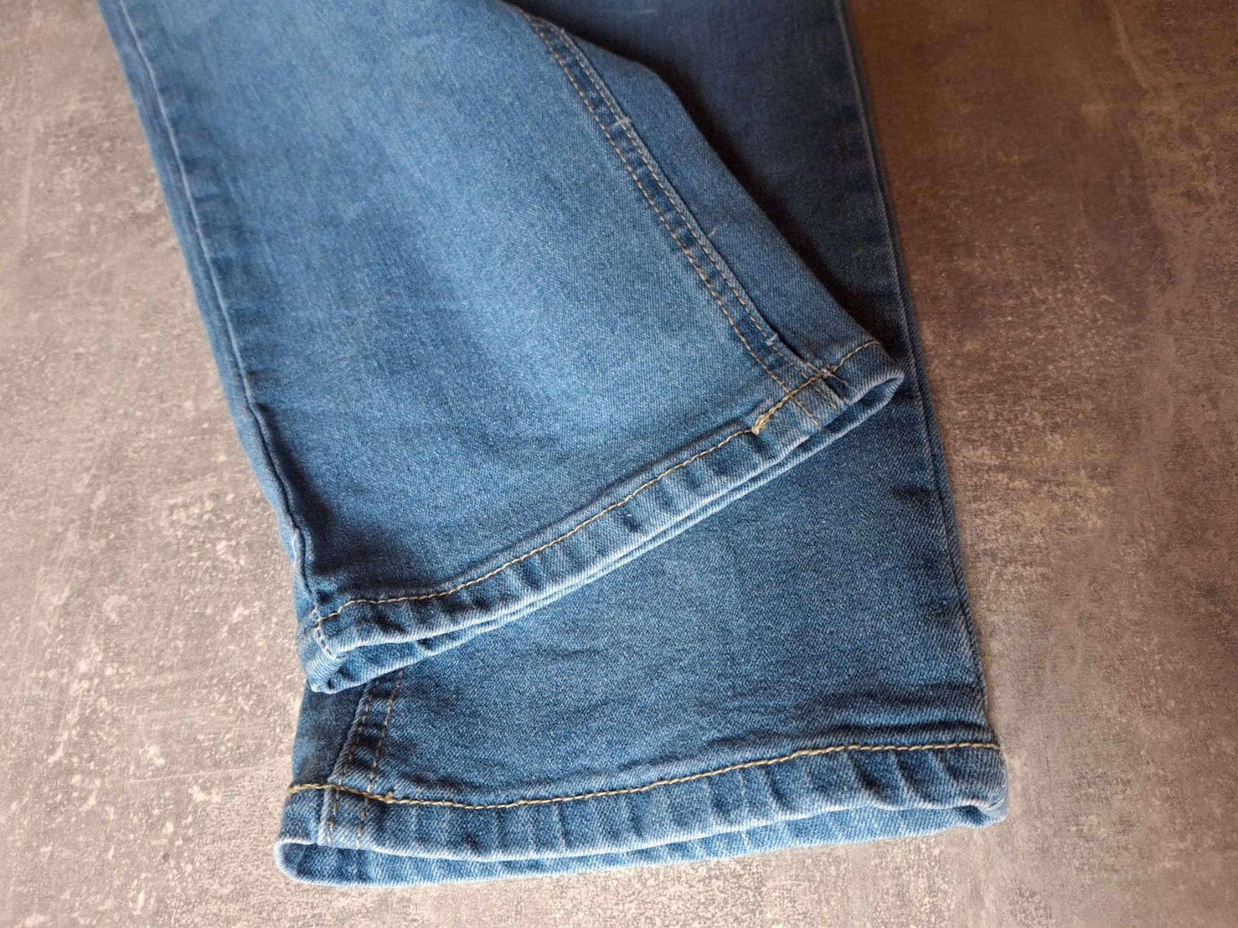 Jeans: Pantalon jeans taille 32 marque Chicorée 72% coton – Usato da Villiers venduto da san_jn5w 1