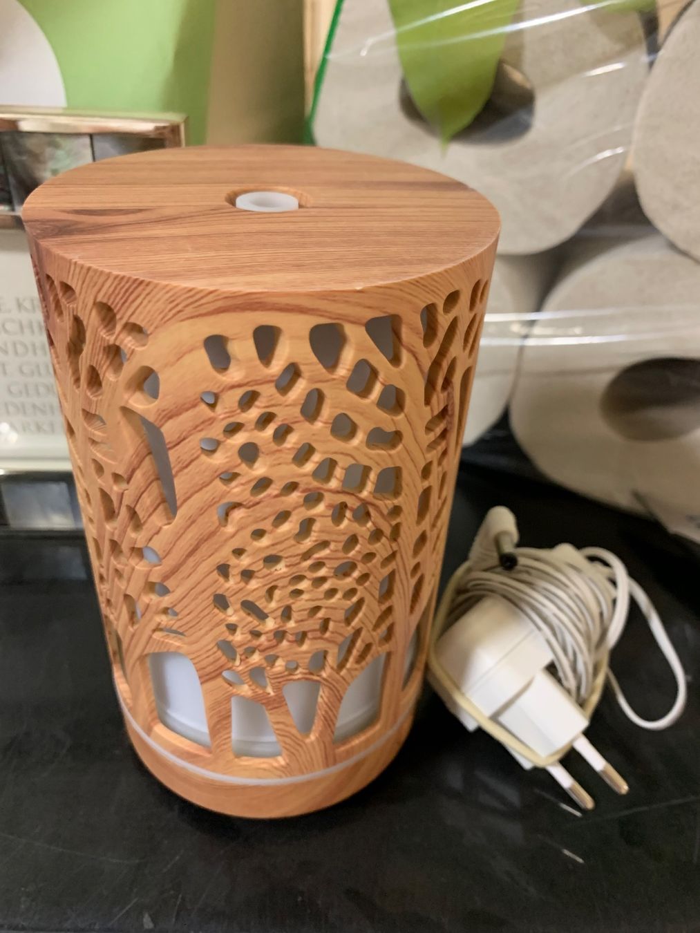 Diffusori di oli essenziali: Aroma Diffuser Holzoptik mit Netzteil gebrauchter Zustand – Nuovo e nell'imballaggio originale da Fribourg venduto da amp_886h