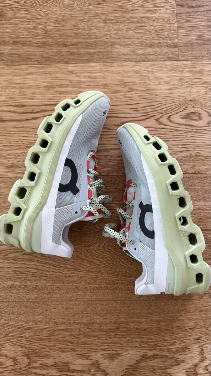 On Chaussures femmes: On Running Cloudmonster size 37.5 – D'occasion à Boswil par hey.itsme