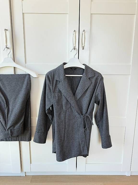 Lotti di vestiti: Massimo Dutti Set für Damen – Usato da St. Gallen venduto da Sabrinaaa 3