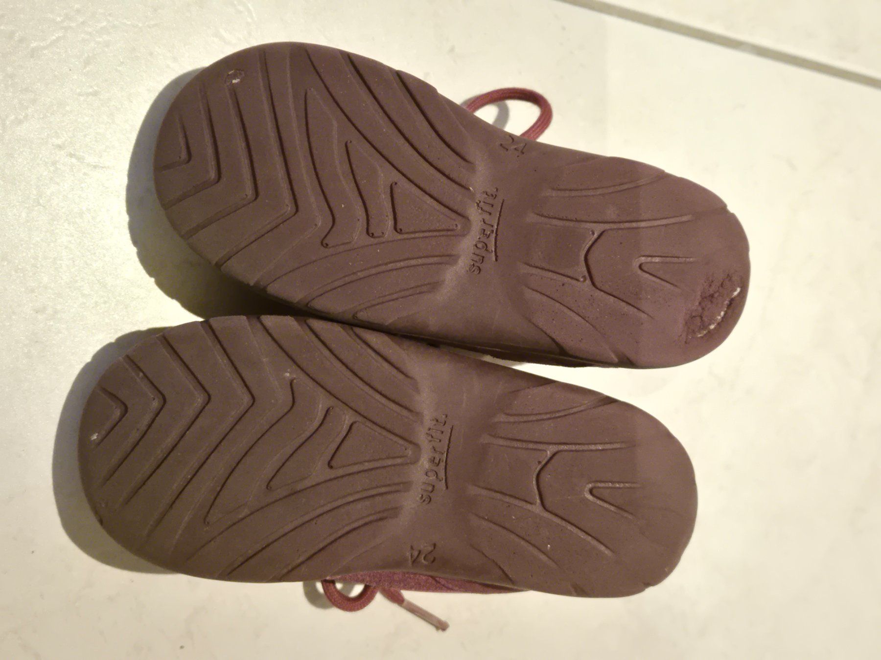Superfit Scarpe per ragazze: Schuhe Grösse 24 – Usato da Eschlikon TG venduto da inf_v5zp 1