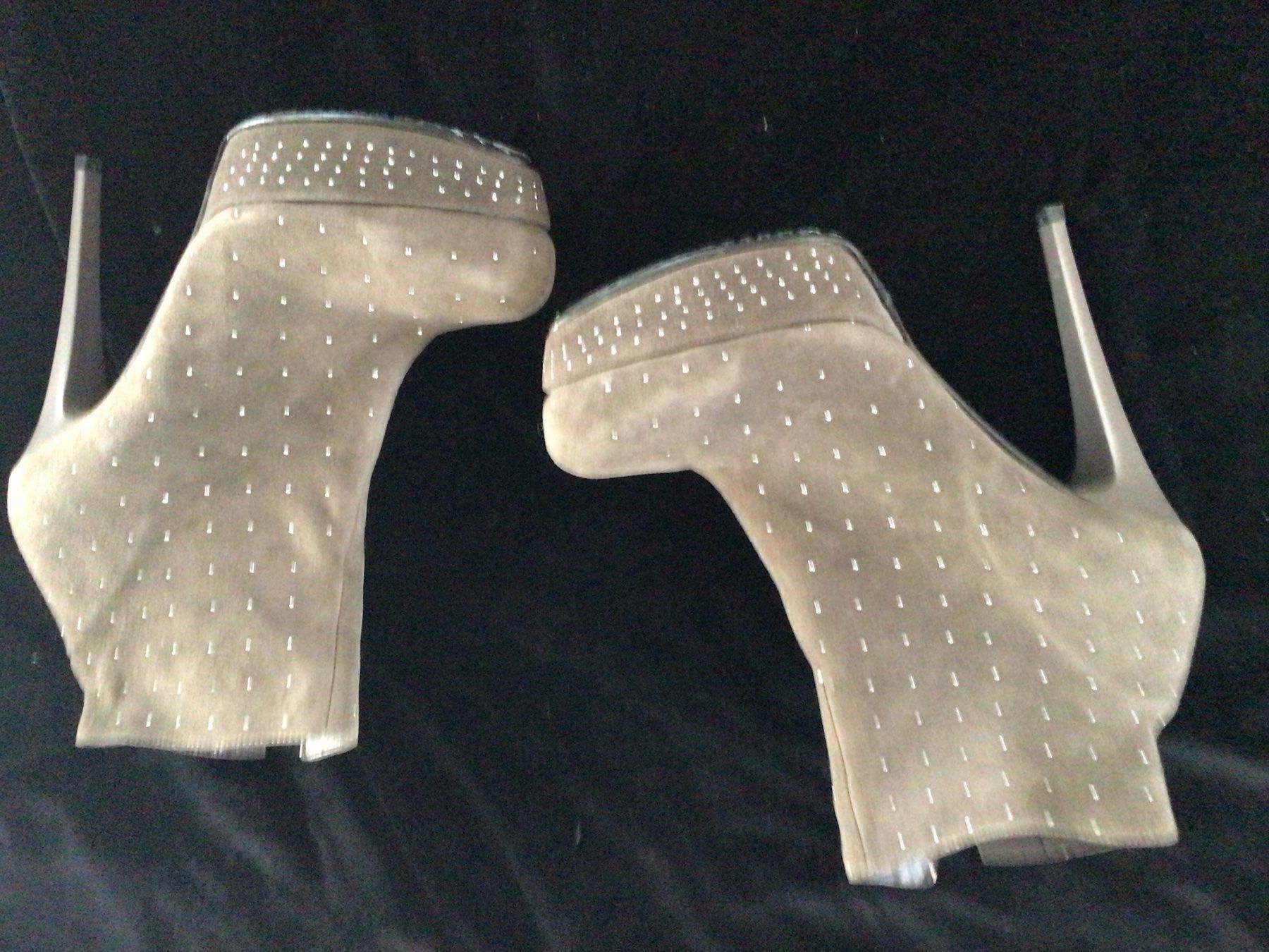 Scarpe da donna: Stiefel Hand Made neu Gr. 39,5 – Nuovo (secondo la descrizione) da Rickenbach SZ venduto da Montagmorgen12 2
