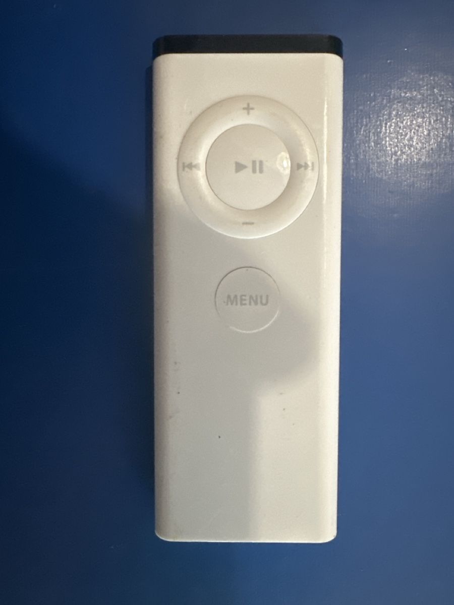 Apple Fernbedienungen: Apple Remote - Original Fernbedienung – Neu (gemäss Beschreibung) aus Bern von Villatech