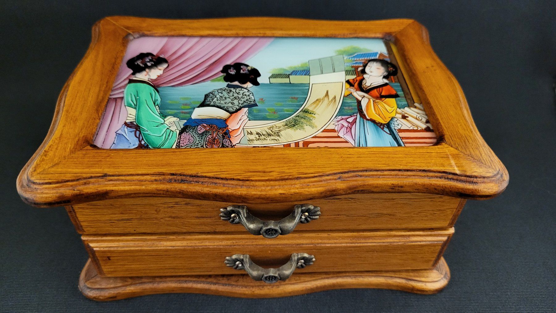 Dosen: Schmuck-Schatulle mit asiatischem Motiv – Gebraucht aus Basel von spinne02