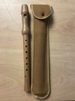 Holzblockflöte mit Etui, guter Zustand für Anfänger.