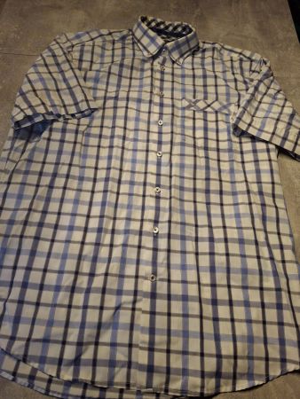 Chemise manches courtes taille 42-43 marque Seidensticker