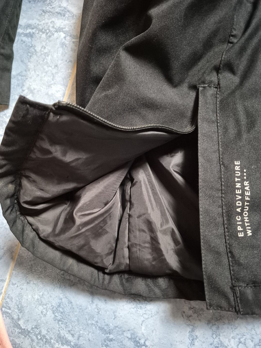 C&A Completi, tute sportive e funzionali: Skihose gr.158/164 – Usato da Oberbuchsiten venduto da selotius