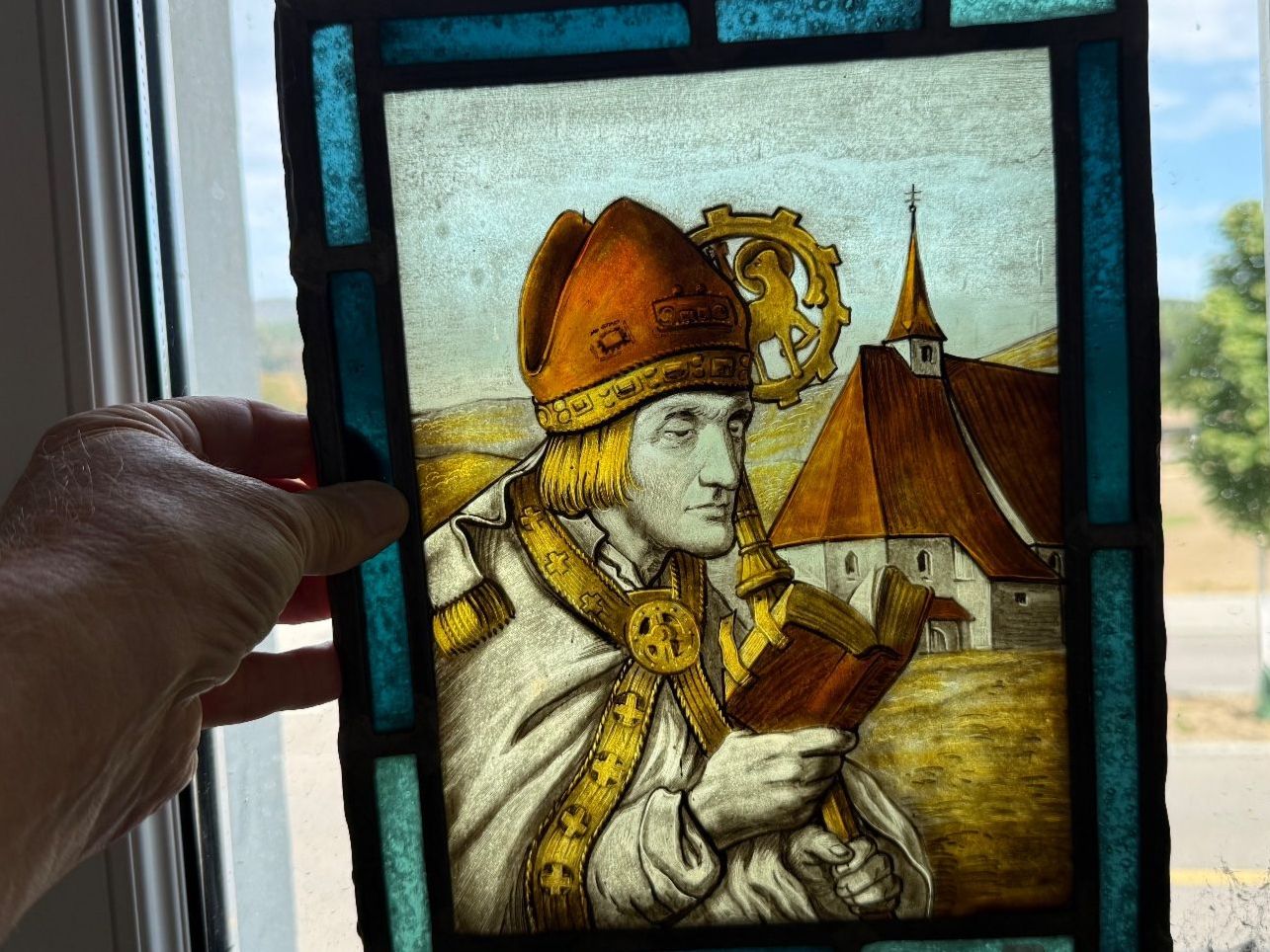 Autres antiquités ou arts: Heiliger mit Kirche Bleiglasfenster Antik Restauriert... – D'occasion à Wöschnau par Vinsale