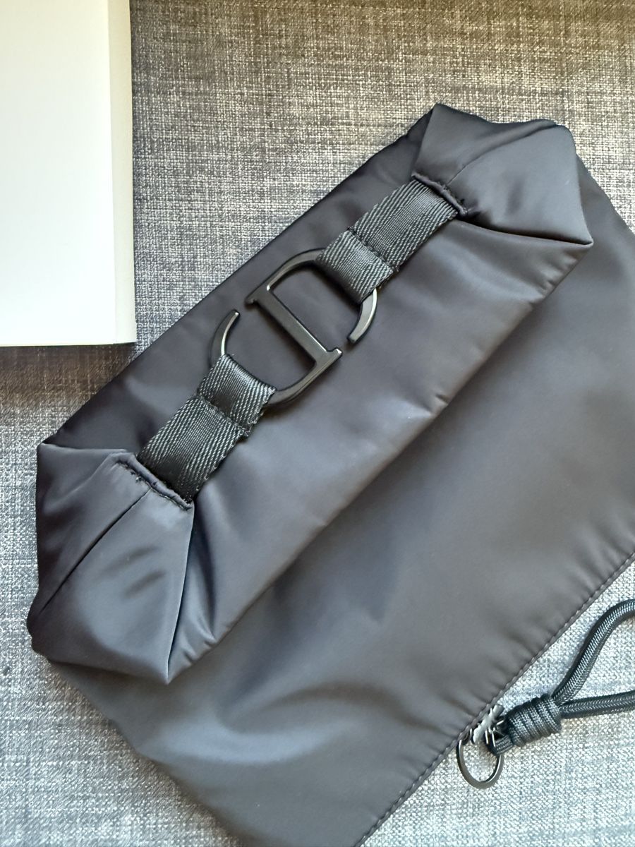 Dior Taschen: Dior Pouch – Neu und originalverpackt aus Luzern von sas_r89l 1