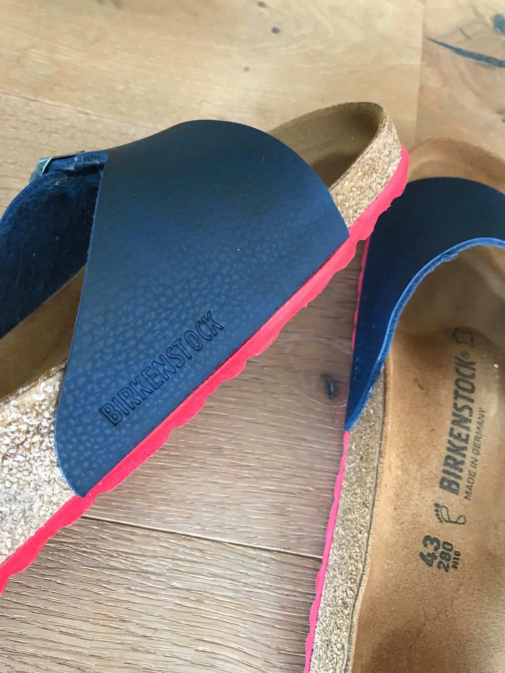 Birkenstock Scarpe da uomo: Birkenstock Sandale Gr. 43 Top – Usato da Affoltern am Albis venduto da variablend 4