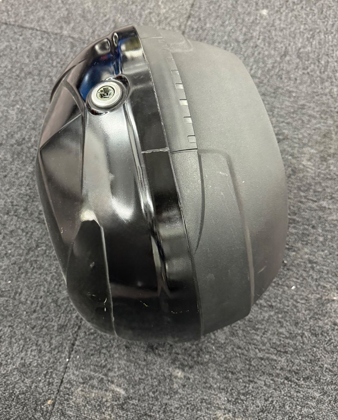 Tutti pezzi di ricambio per scooter: Piaggio Topcase ohne Schlüssel – Usato da Seuzach venduto da kat_5qwy 1