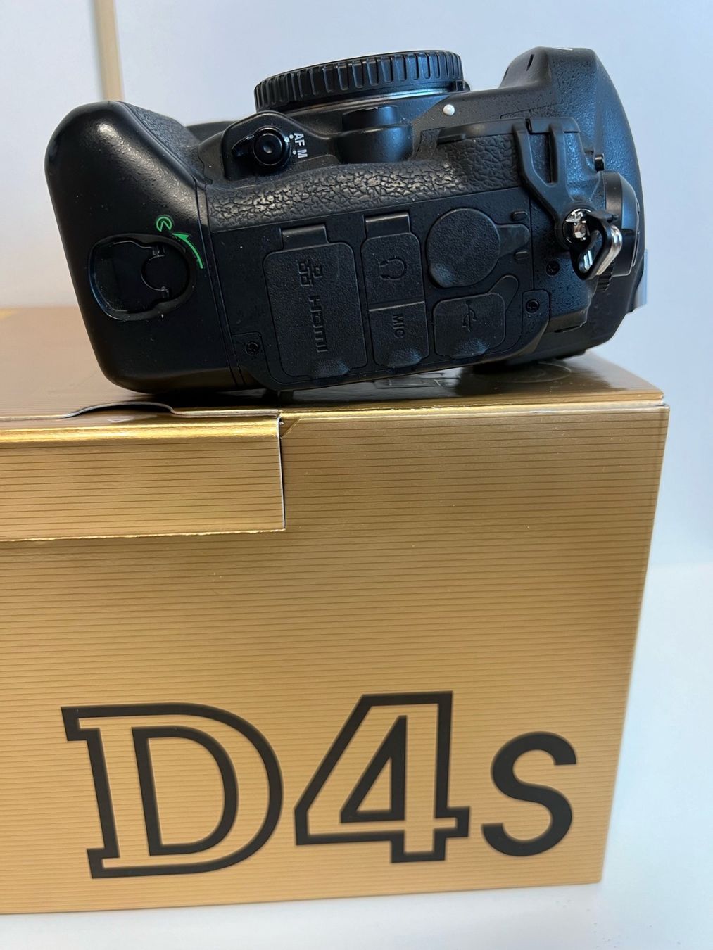 Nikon Kamera: Nikon D4s mit Wireless Transmitter WT-5 – Gebraucht aus Bremgarten AG von  5