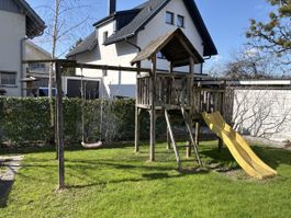 Gebrauchter Spielturm mit Rutsche und Schaukel,