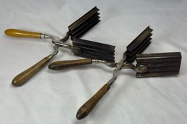 Paire d’anciens fers à friser – Années 40