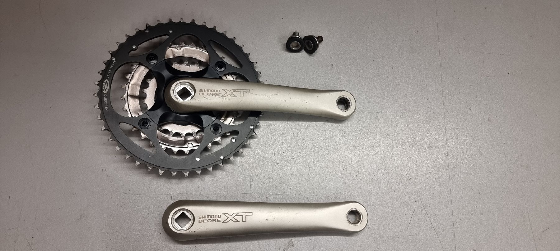 Shimano Pezzi di ricambio: Shimano XT M750 Kurbel  – Usato da Seon venduto da Stibinio