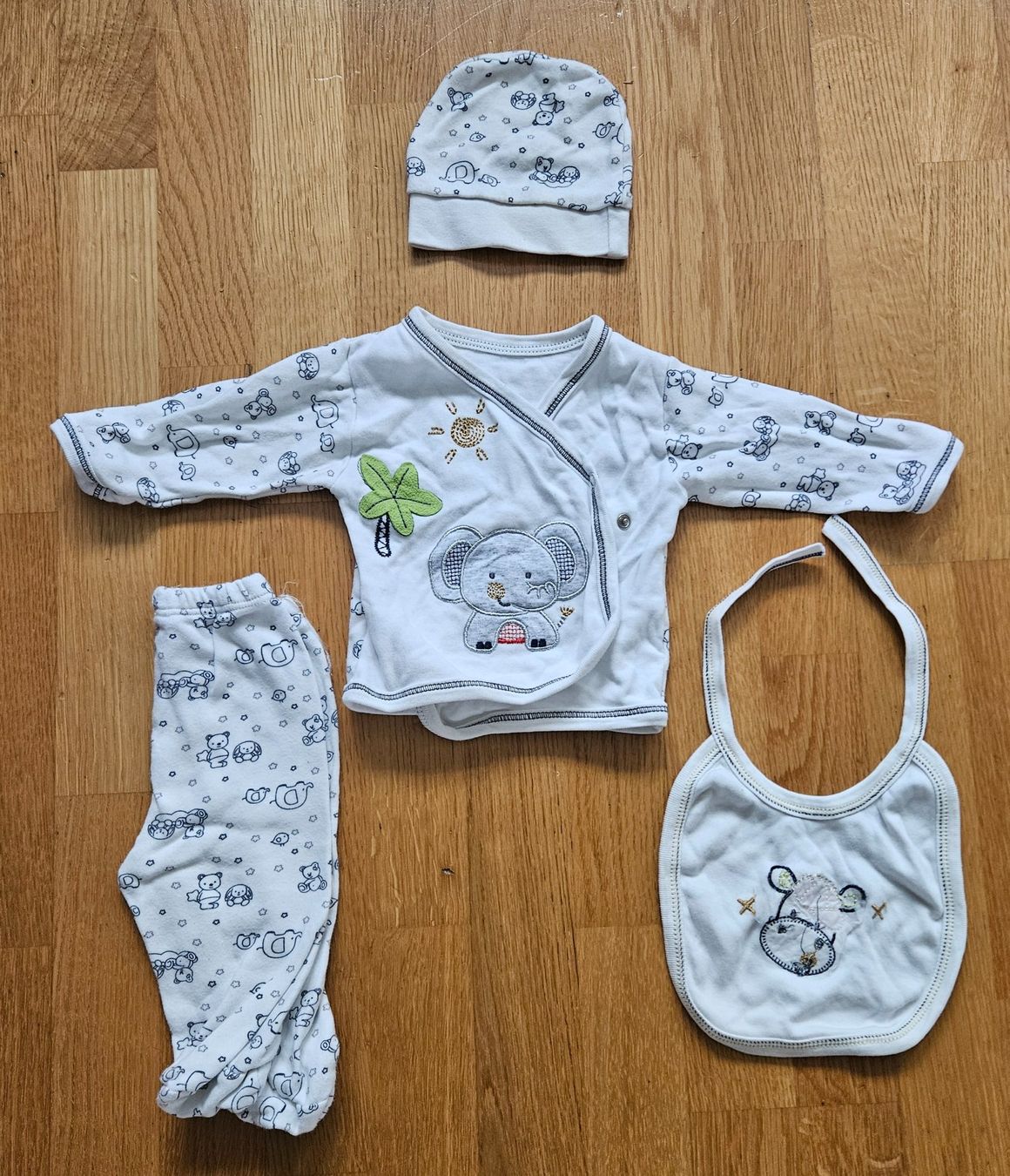 Lotti & Set di vestiti: Neues Baby Erstgeborenen Set – Nuovo (secondo la descrizione) da Utzenstorf venduto da and_c8wy