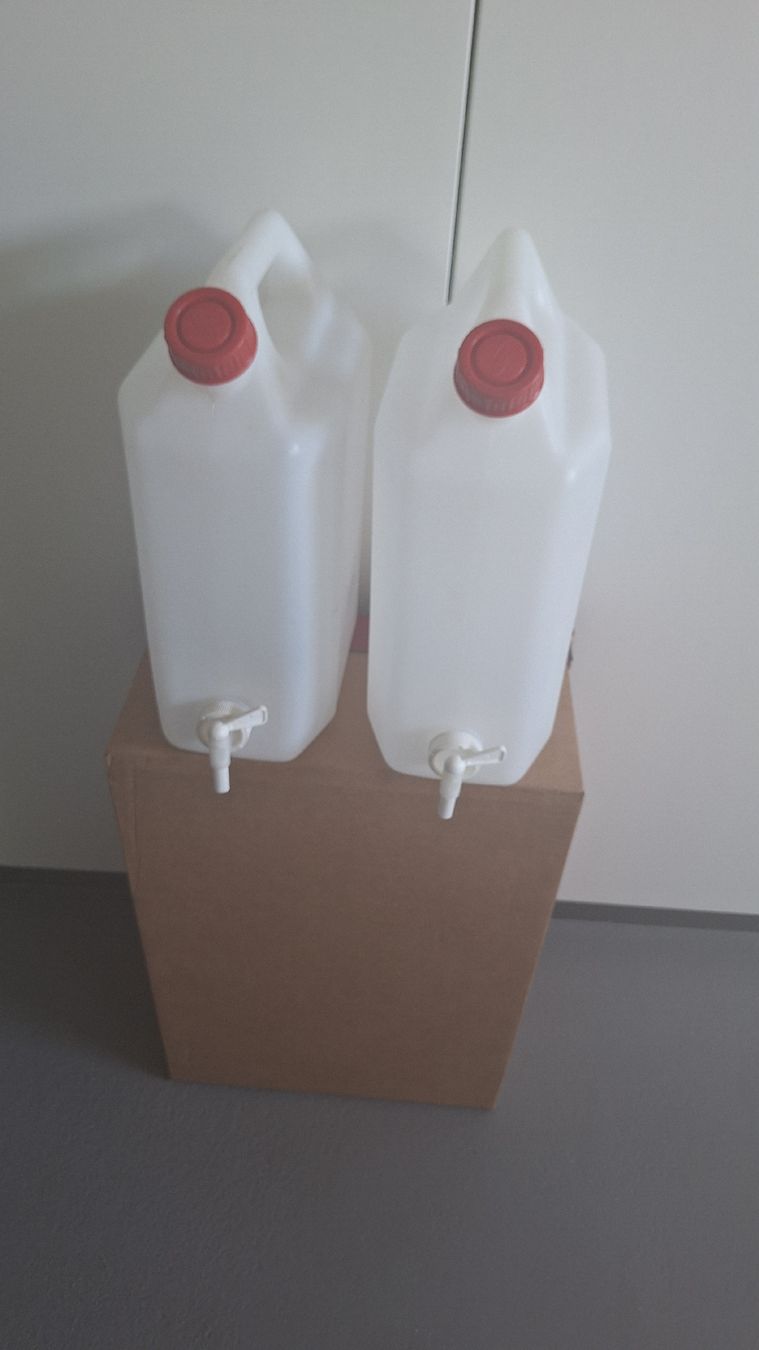 Réservoirs, bidons et tuyaux: Wasserkanister 10 Liter – D'occasion à Sempach par berglady30
