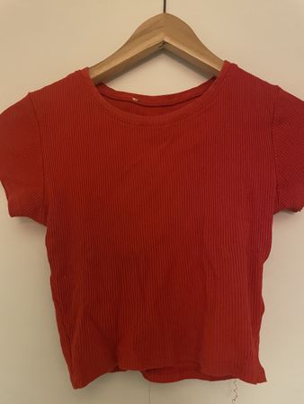 Rotes Crop-Shirt, gerippt, Grösse S