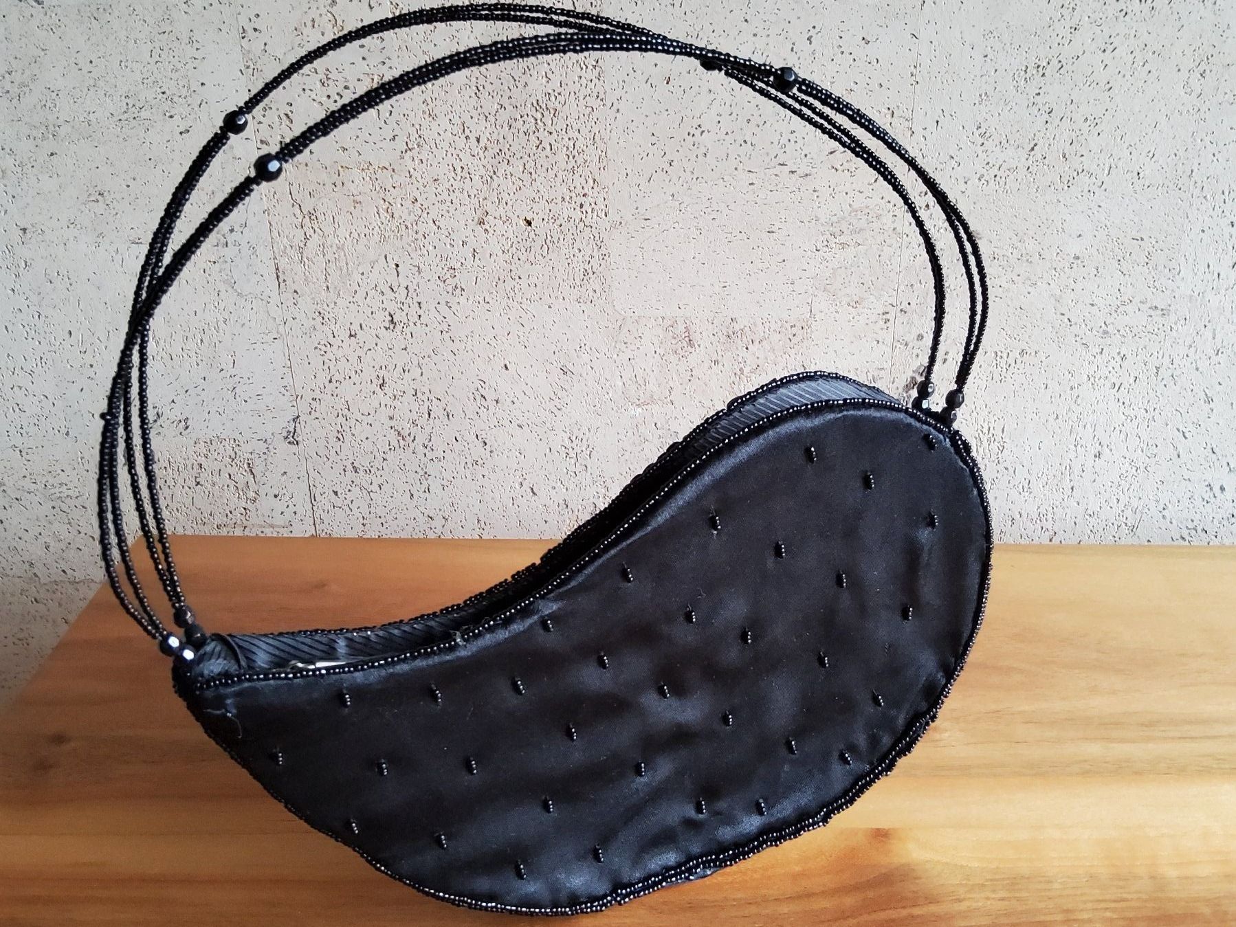 Taschen für Damen: Traubenförmige schwarze Abendtasche mit Perlen – Neu (gemäss Beschreibung) aus Villnachern von RicardoMary 1