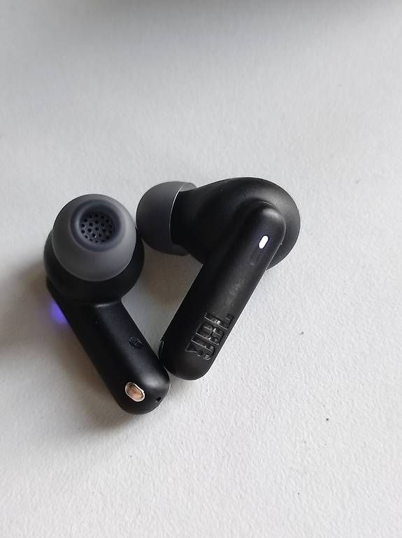 Cuffie: Cuffie Bluetooth jbl wave beam 2 – Difettoso da Zürich venduto da Yevhenii.