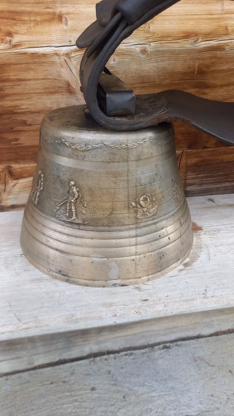 Cloches & sonnailles: Alte Glocke – D'occasion à Achseten par sma_659k 1