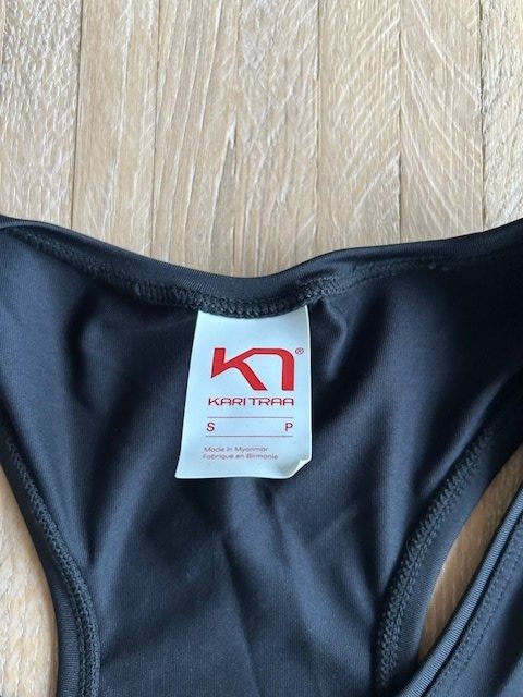 T-shirt: Trainingsshirt Kari Traa Grösse S schwarz – Nuovo (secondo la descrizione) da Utzigen venduto da Crisbo 1