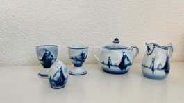 Delft 2 Eierbecher, Salzstreuer,  Rahmkanne, Zuckerdose