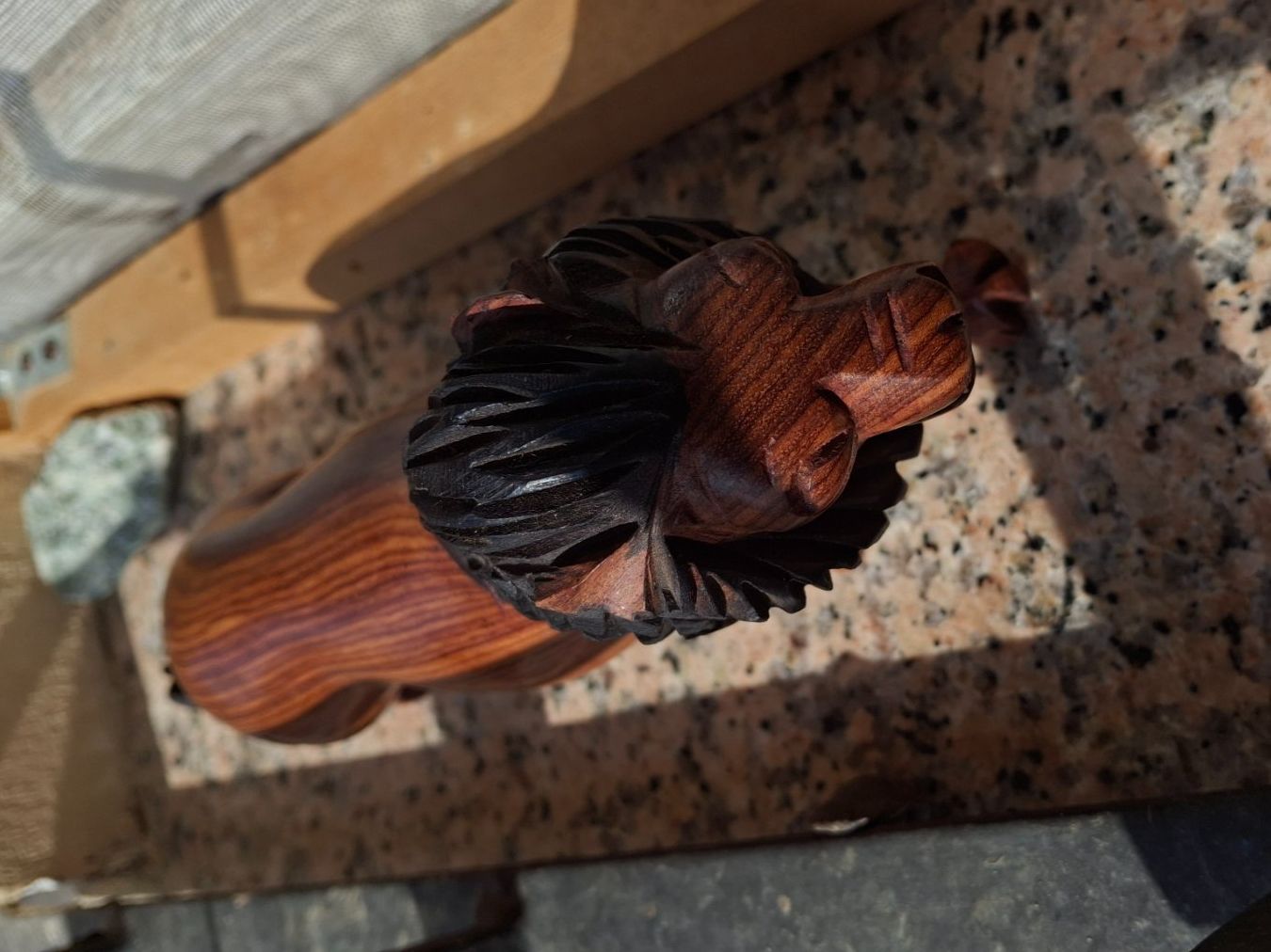 Statuette: Handgeschnitzte Löwenfigur mit Knochenzähne aus Holz, 28 cm – Usato da Münchenbuchsee venduto da babilibern 8