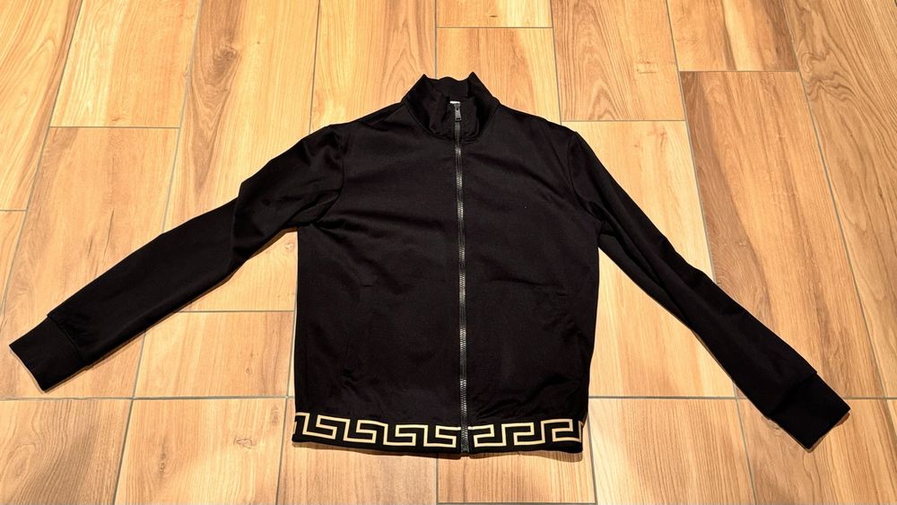 Versace Maglioni & Felpe: Versace Sweatjacke  Damen schwarz Grösse 3 (M) wie neu – Nuovo (secondo la descrizione) da Zürich venduto da Mtr1608