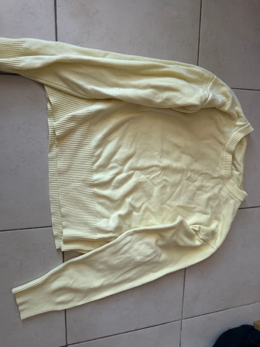 Maglioni & Felpe: Damen Pullover gelb Rundhalsausschnitt gebraucht – Usato da Kreuzlingen venduto da sop_kxw5