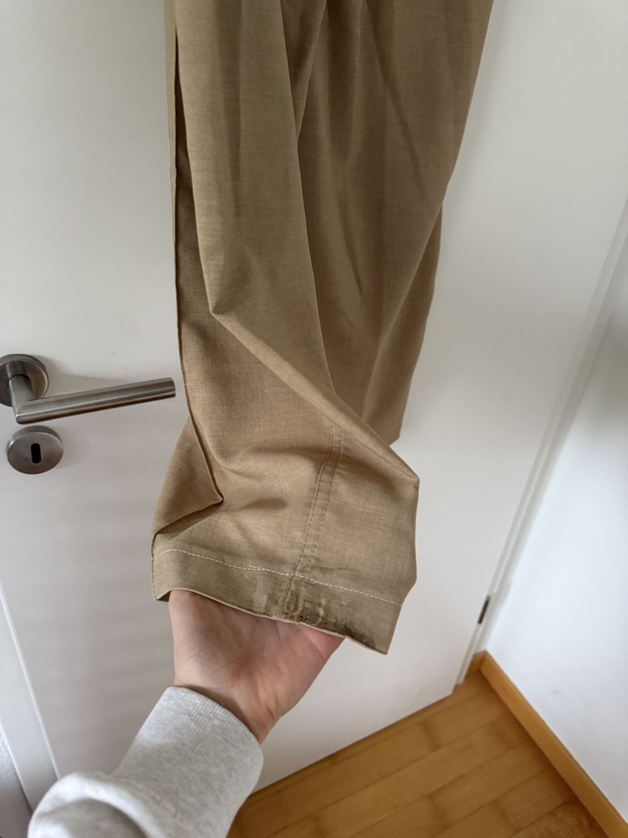 Bershka Hosen: Beige Stoffhose – Gebraucht aus Villigen von Liviaange 3