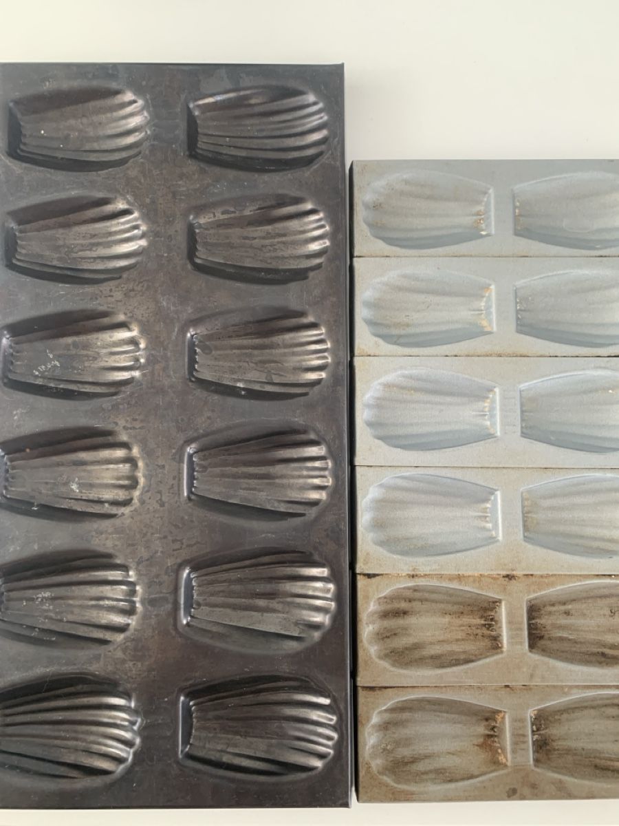 Backformen: 2 Madeleine baking molds metal 16 forms used condition – Gebraucht aus Immensee von vgitter