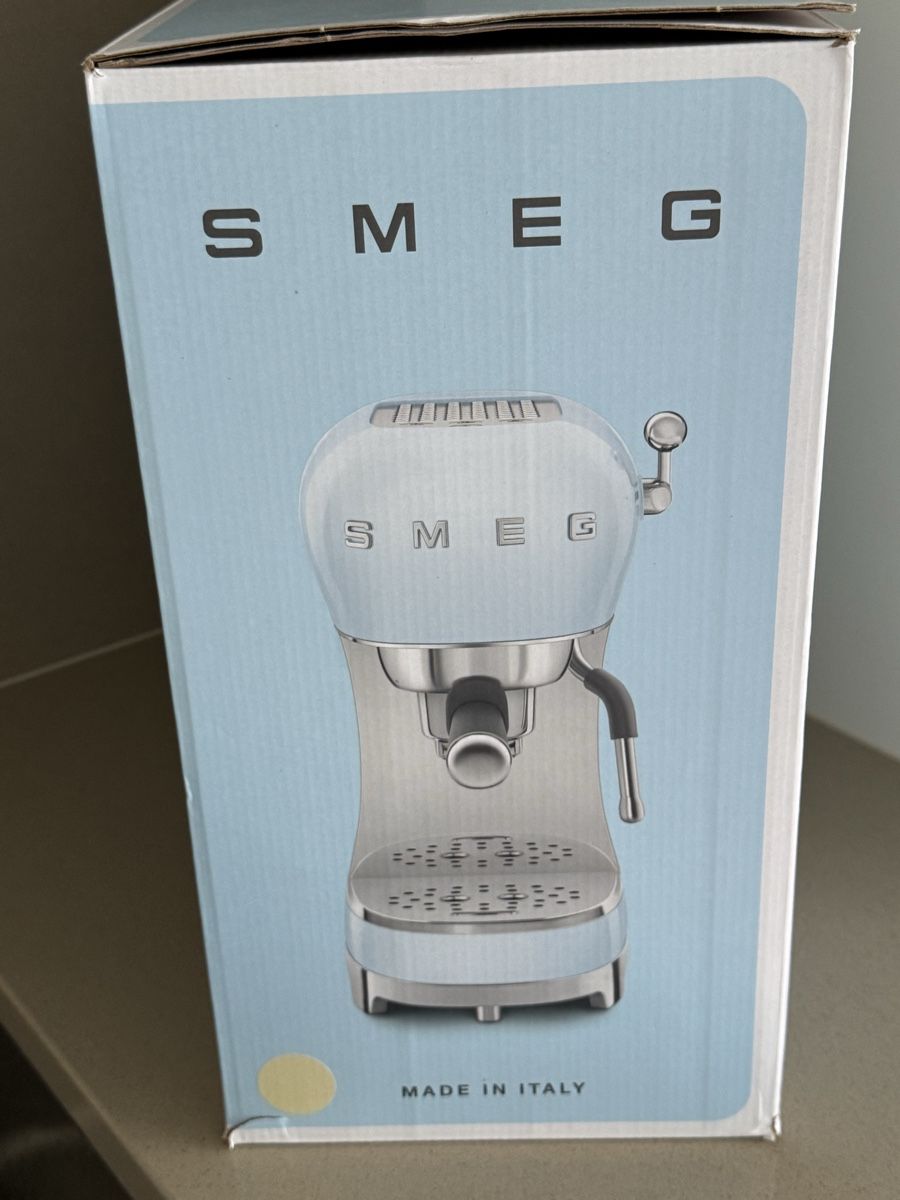 Smeg Machines à café & Machines à expresso: SMEG Kaffeemaschine wie neu – D'occasion à Regensdorf par cirrus00 2