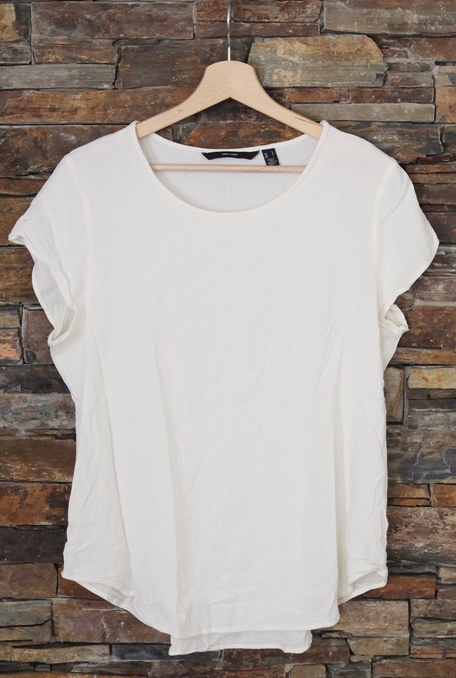 Vero Moda T-shirts: T-Shirt VERO MODA Gr. L weiss – D'occasion à Wohlen AG par Exitburn