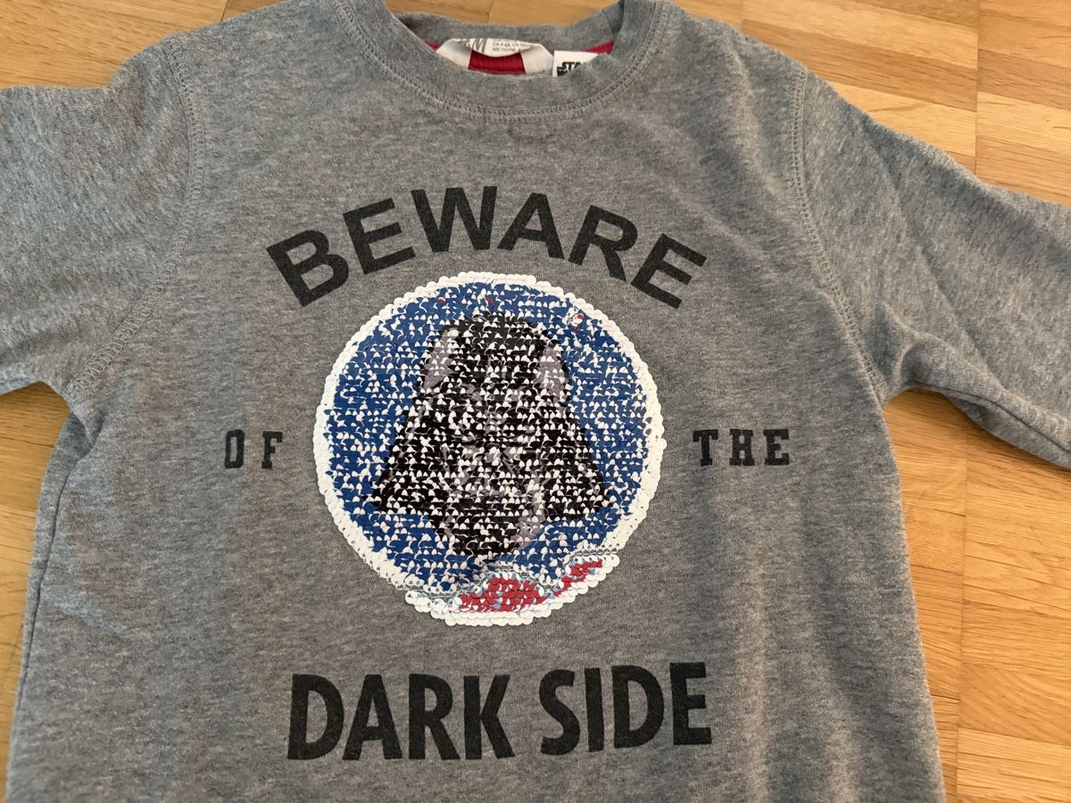 H&M Maglioni & Felpe: H&M Star Wars Pullover, Gr. 110/116, Grau, Wendepailletten – Usato da Jona venduto da Good_luck_ 1