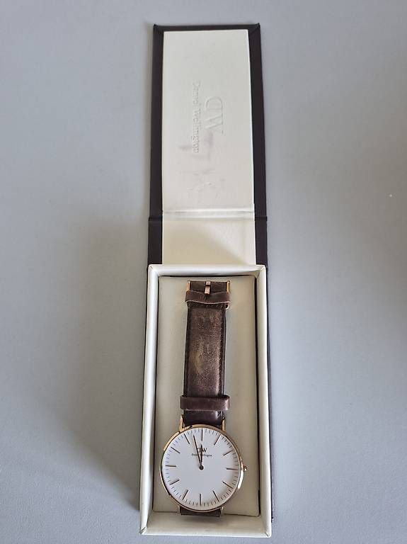 Daniel Wellington Montres: Daniel Wellington Uhr – D'occasion à Neu St. Johann par cim_vv6n