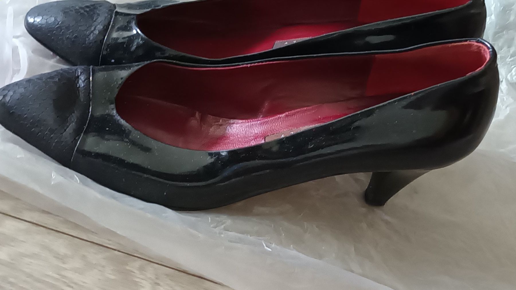 Scarpe da donna: Chaussures femme – Usato da Chêne-Bougeries venduto da FamilleGanev 1