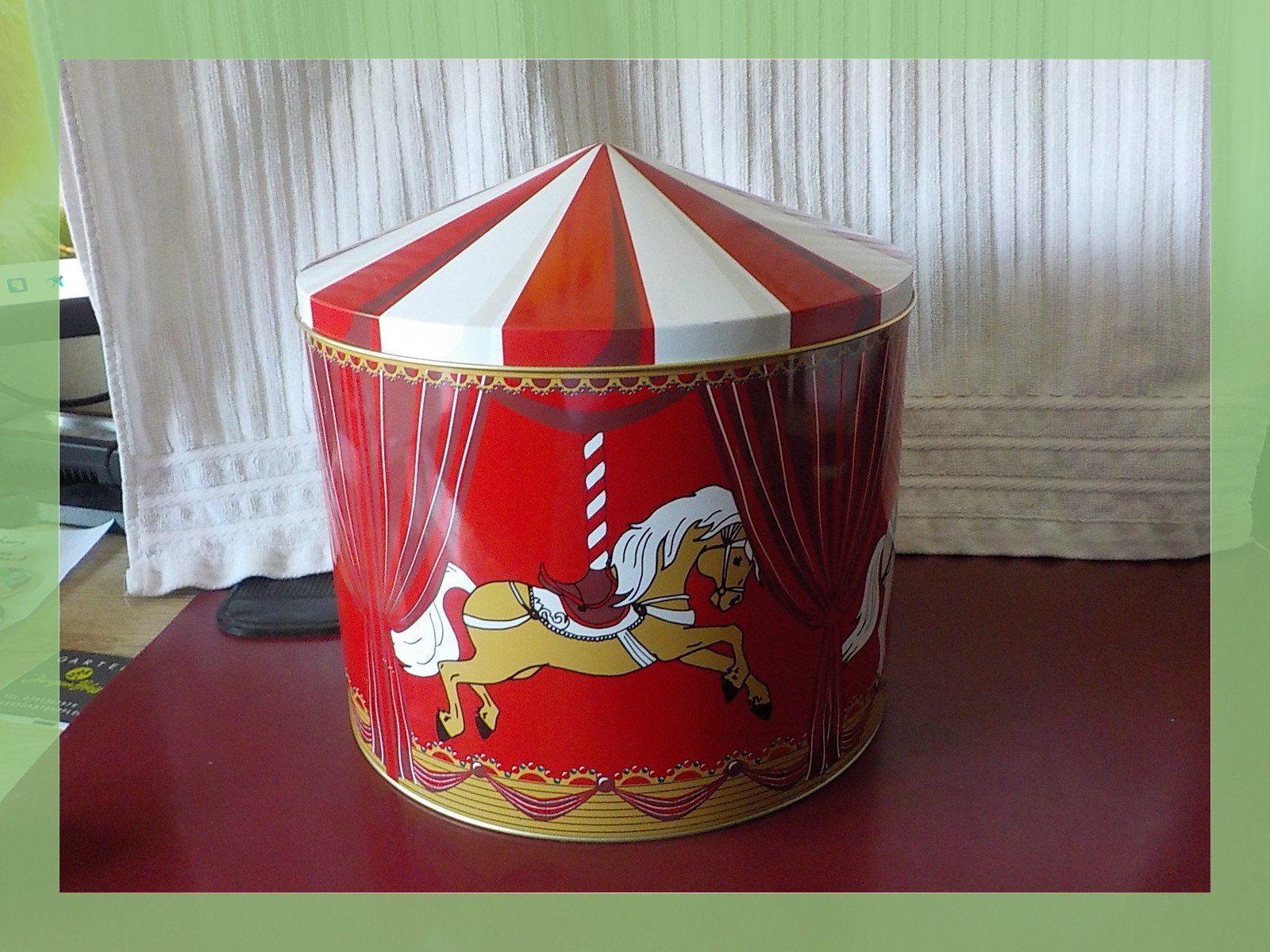 Altro in Decorazioni & Accessori: Karuselldose / Keksdose Blechdose Zirkus Design Vintage – Nuovo (secondo la descrizione) da Bülach venduto da Freieck 2