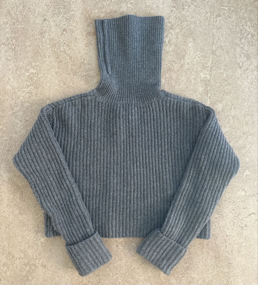 H&M Pulls & Sweat-shirts: H&M Premium Selection Woll-Kaschmir Rollkragenpullover – D'occasion à Schaffhausen par ale_gx7r 1