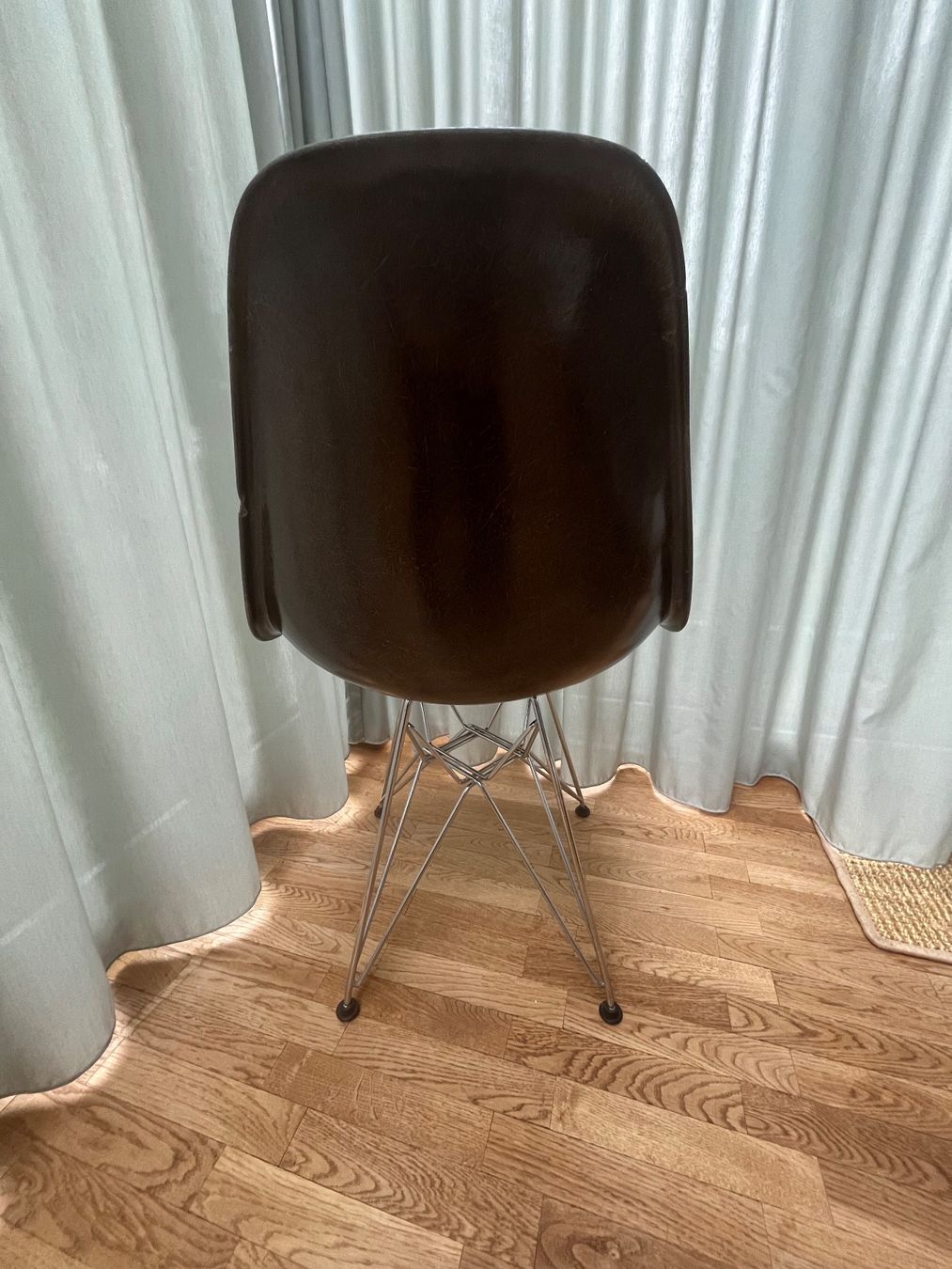 Eames Sedie: Eames SideChair, seal brown | Nr. 2 – Usato da Lotzwil venduto da Regain 2
