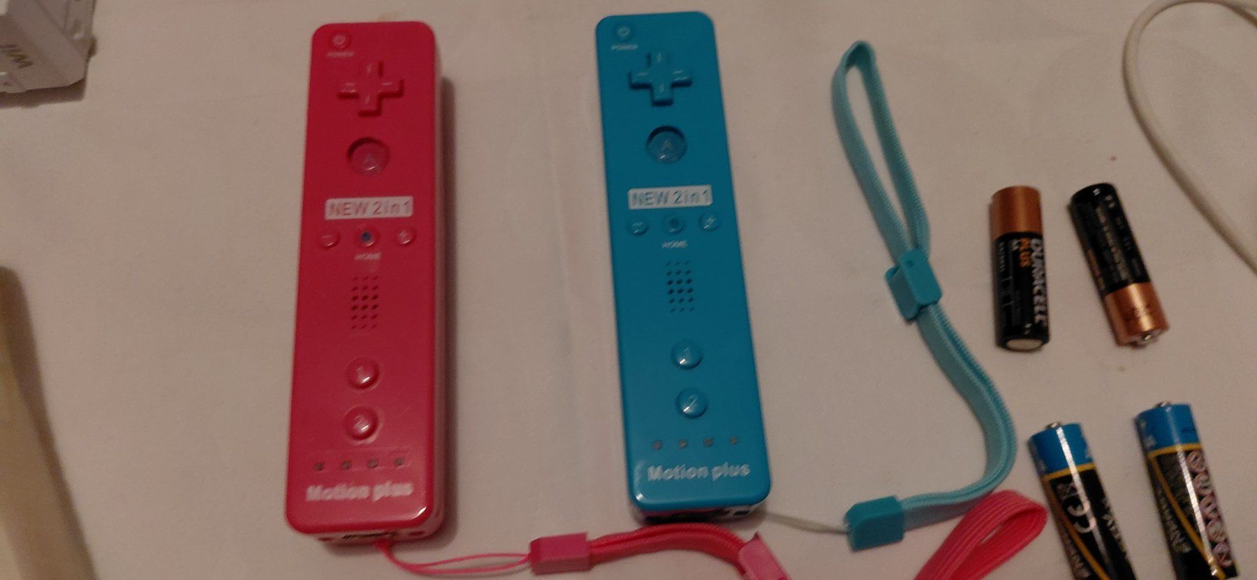 Nintendo Console: Top Wii Set inkl 2 Motion Plus Controller + Super Mario Bros – Usato da Gretzenbach venduto da Uli1980 2