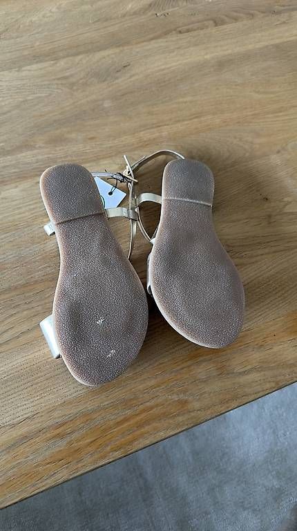 Scarpe per ragazze: Sandalen Gr. 36 – Usato da Cham venduto da deltoro84 1