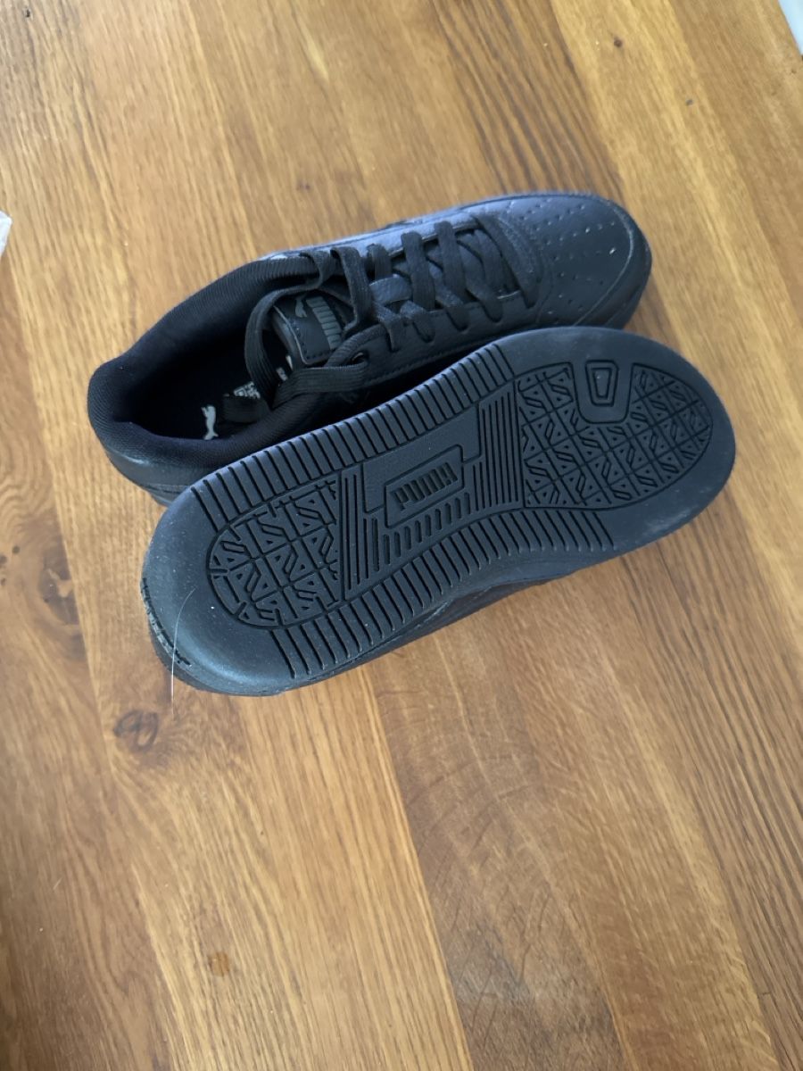 Puma Herrenschuhe: Neue Puma Caven Sneaker schwarz 2.0 Gr. 38 – Neu und originalverpackt aus Therwil von Schneefra1 2