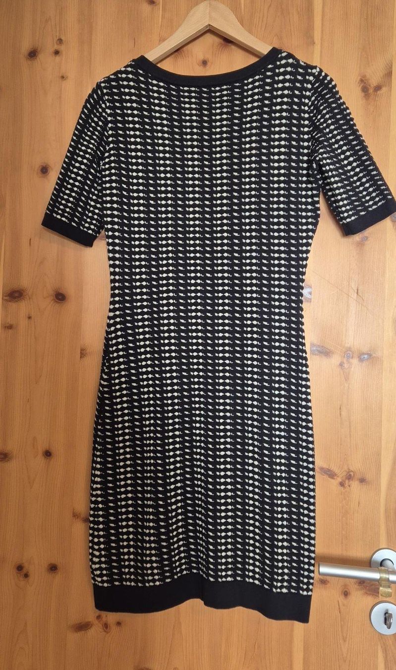 Missoni Vestiti: Missoni Kleid Gr. 38 schwarz-weiss – Usato da Arosa venduto da swissqigong 1