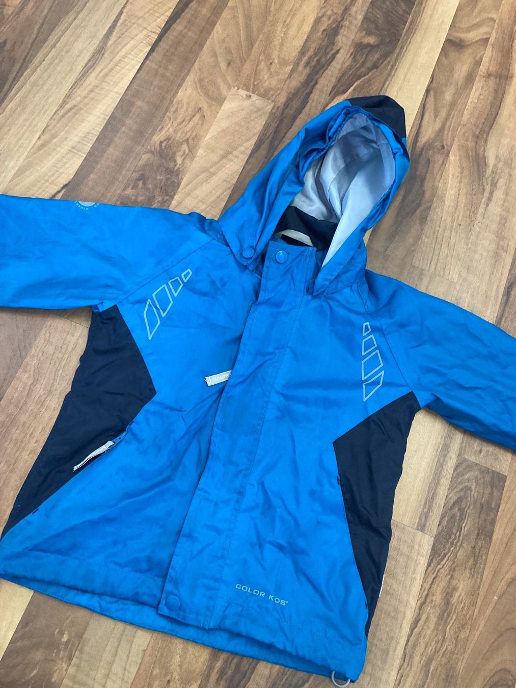Giacche & Cappotti: Regenjacke Knaben blau 104-110 – Usato da Schötz venduto da Jekyll666