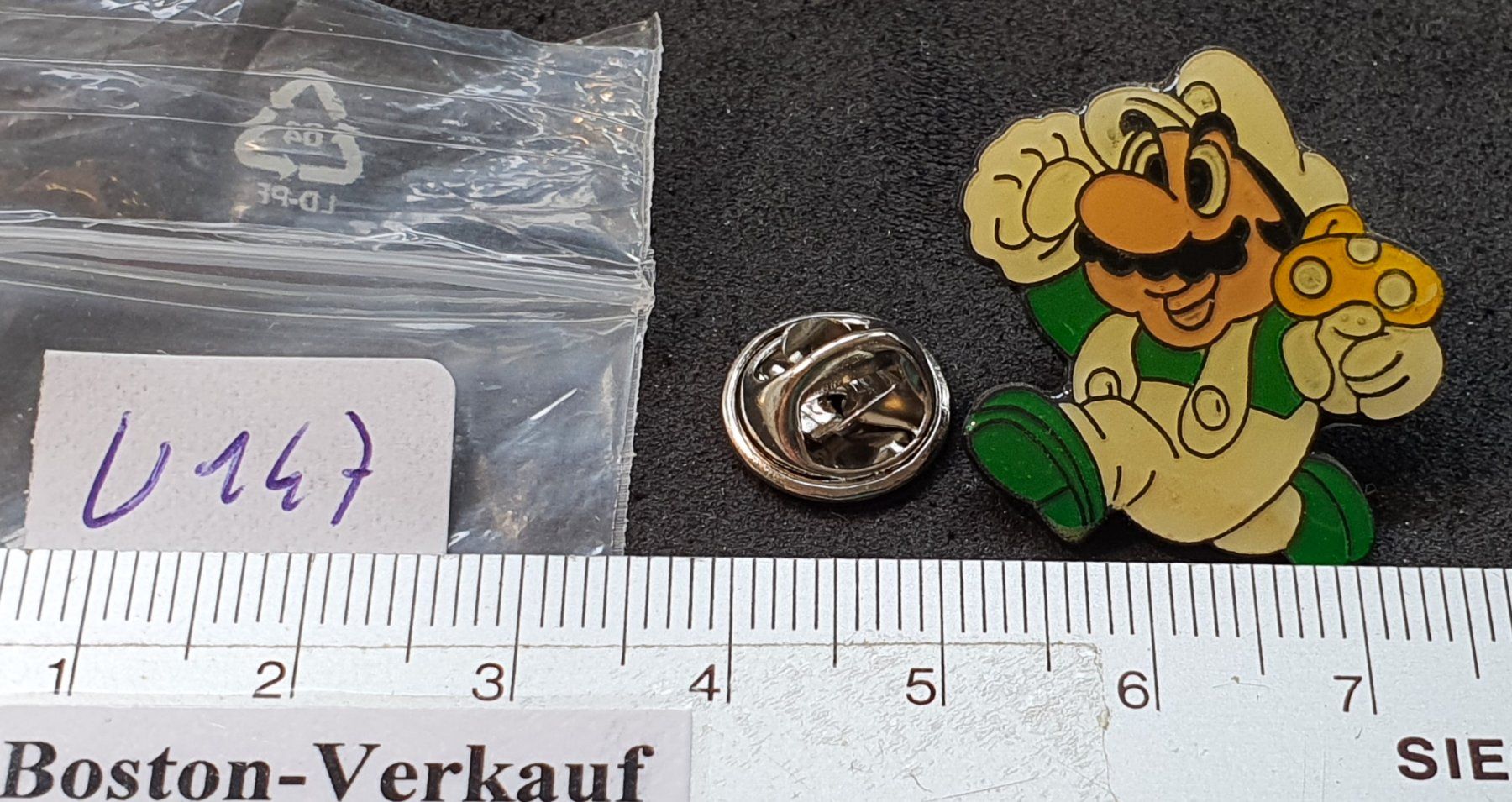 Placchette & Badge: U147B - Pin Nintendo Luigi - mit Pilz – Usato da Reinach BL venduto da Boston-Verkauf 1