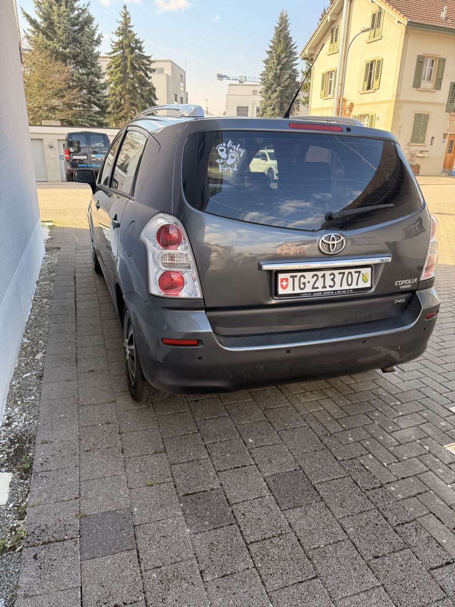 Toyota Automobili: Toyota Corolla Verso 2.2 – Usato da Bürglen TG venduto da ilu_yk9v 1