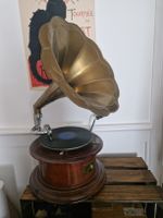 Antikes Grammophon HMS