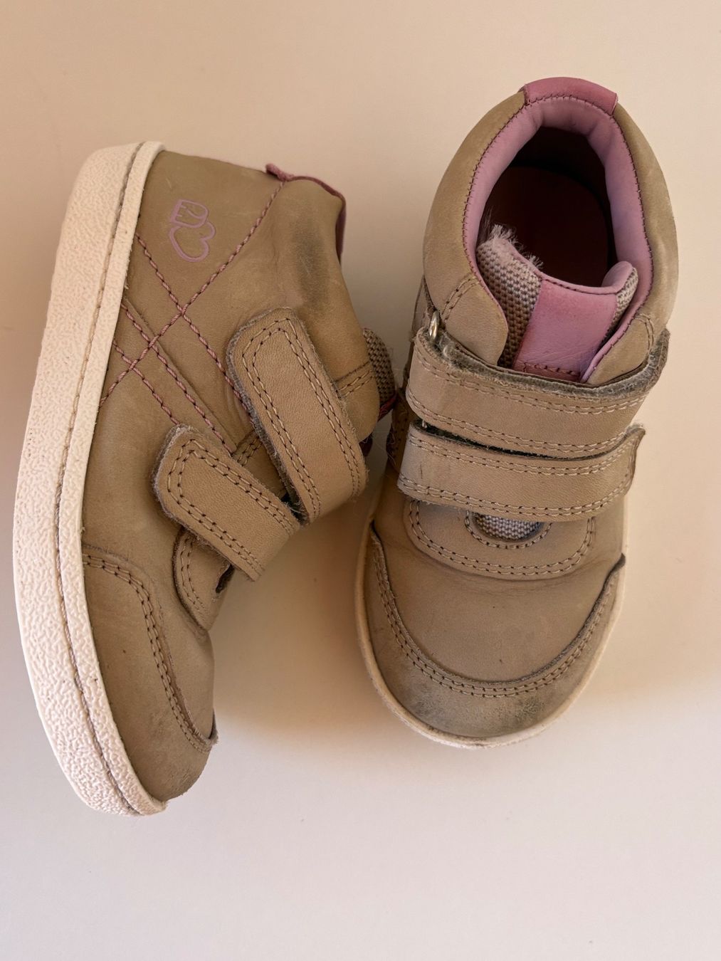 Elefanten Schuhe für Mädchen: Elefanten, Grösse 23, 22 – Gebraucht aus Plaffeien von kce_bj9r 1