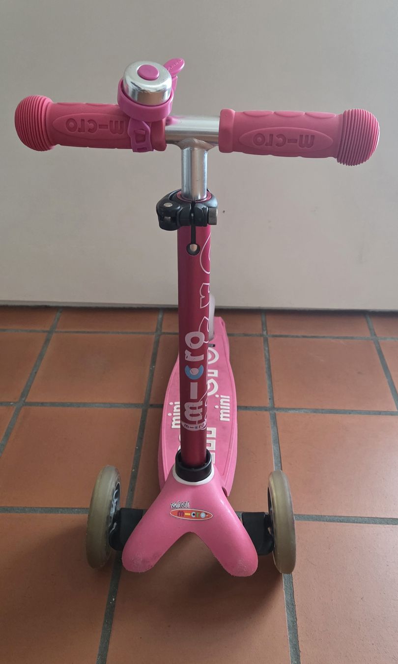 Micro Kickboard: Kickroller Micro Mini Deluxe pink mit Klingel – Usato da Ettingen venduto da ssc_dsr2 1